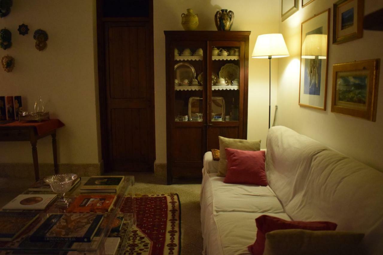 Loft 'Le Vie Del Centro' Hotel Marsala Buitenkant foto